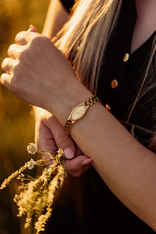 Orologio da donna Elarie Milano placcato oro 18K con design elegante e vintage